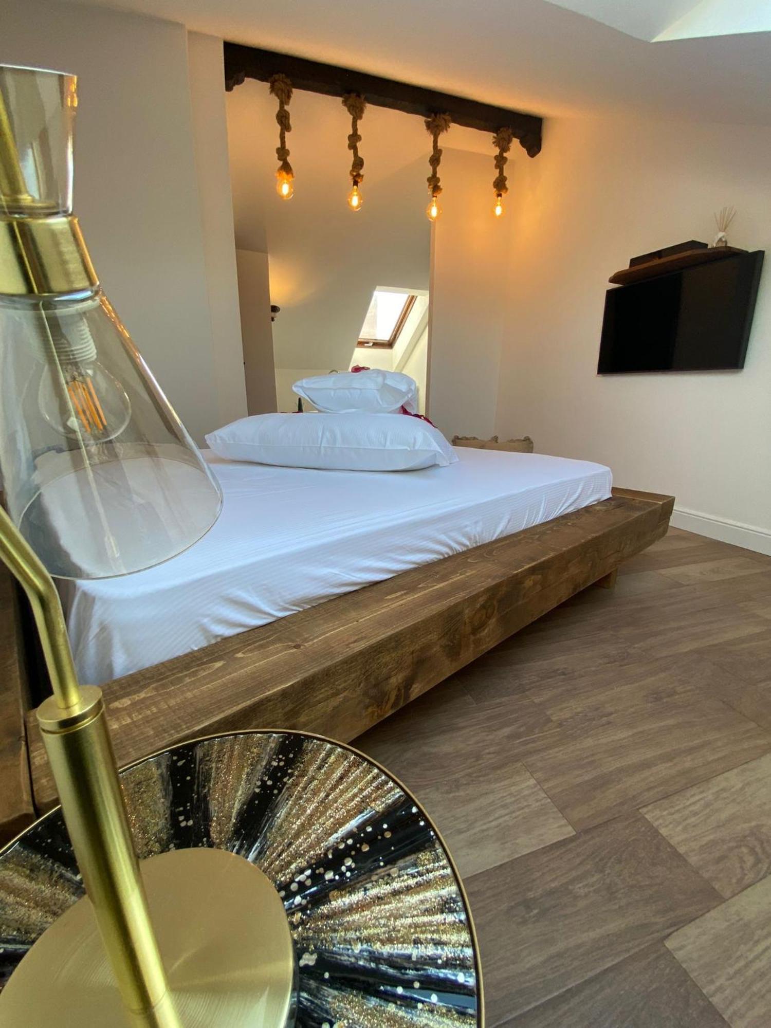 Domino Hotel Turin Room photo