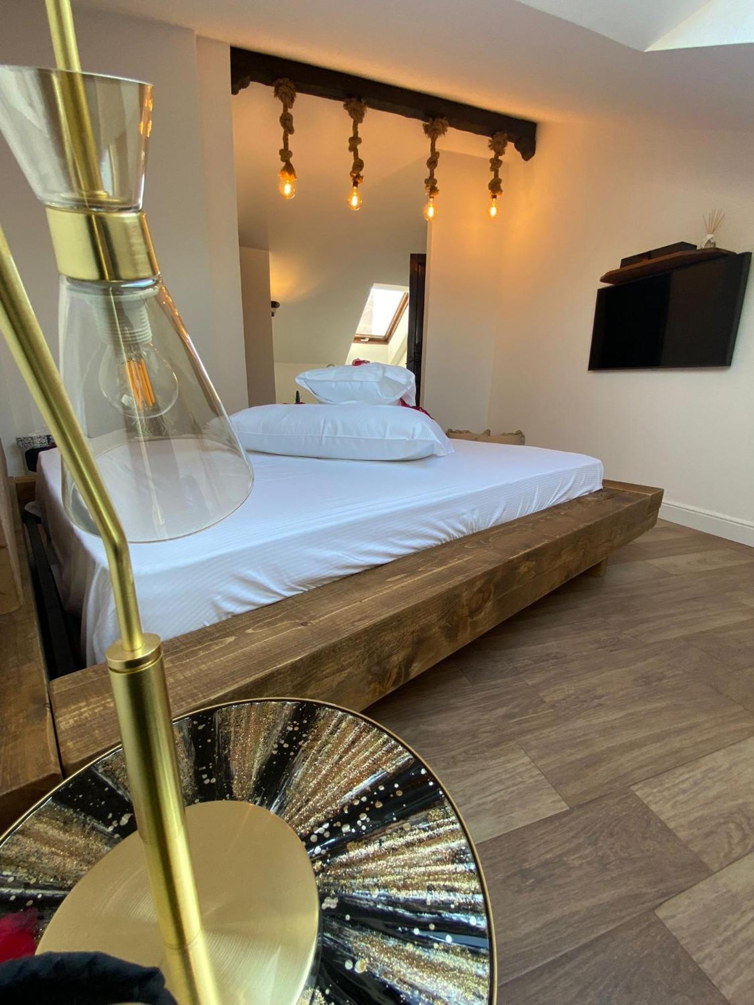 Domino Hotel Turin Room photo